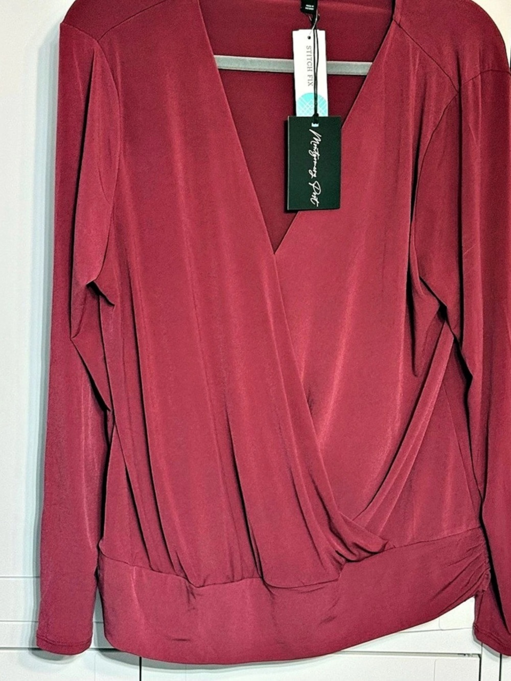 Montgomery Street V-Neck Blouse in Red Size XL NWT